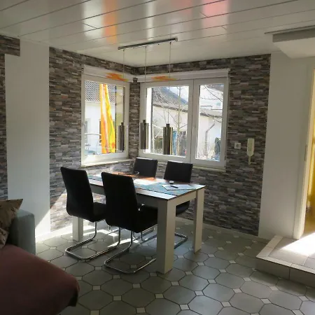 In Loerzweiler Apartment *